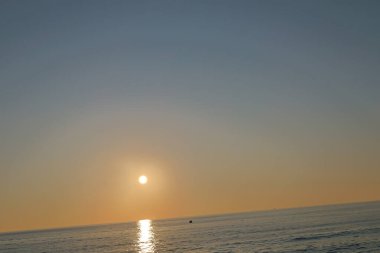 Günbatımı okyanus plajı. Yüksek kalite fotoğraf