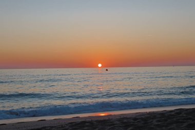 Günbatımı okyanus plajı. Yüksek kalite fotoğraf
