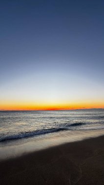 Günbatımı okyanus plajı. Yüksek kalite fotoğraf