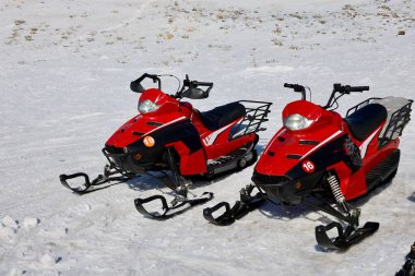 Kar araçları kış manzarası. Yüksek kalite fotoğraf