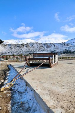 Dağlarda Santa Clauss kızağı. Yüksek kalite fotoğraf