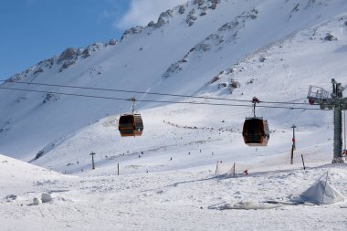 Kablolu araba karı. Yüksek kalite fotoğraf