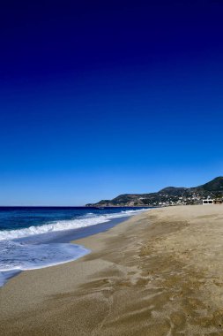 Okyanus yamacı kıyısı. Yüksek kalite fotoğraf