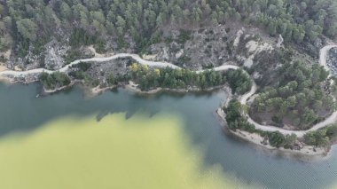 Dağlık sakin göl. Yüksek kalite fotoğraf