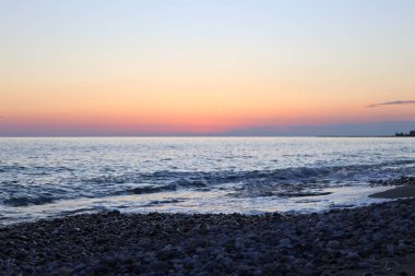 Günbatımı okyanus kıyısı. Yüksek kalite fotoğraf