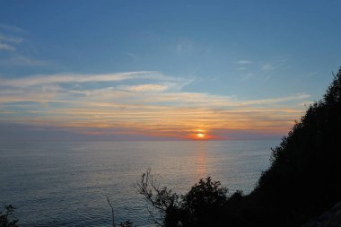 Günbatımı okyanus plajı. Yüksek kalite fotoğraf