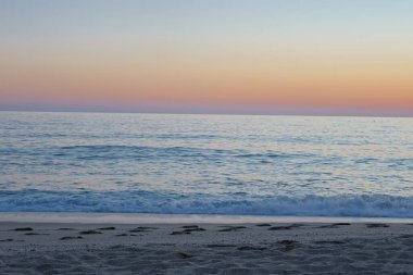 Günbatımı okyanus plajı. Yüksek kalite fotoğraf