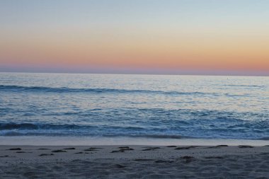 Günbatımı okyanus plajı. Yüksek kalite fotoğraf