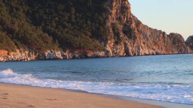 Günbatımı okyanus plajı. Yüksek kalite