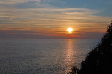 Günbatımı okyanus plajı. Yüksek kalite fotoğraf