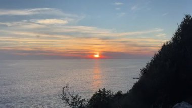 Günbatımı okyanus plajı. Yüksek kalite