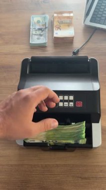 Para sayma makinesi. Yüksek kalite 4k görüntü