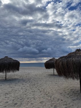 Plaj sandalyesi günbatımı Yüksek kalite fotoğraf