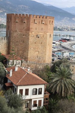 Kule kıyısı Kadim taş kalıntılarını harabeye çeviriyor. Yüksek kalite fotoğraf