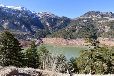 Dağ gölü manzarası. Yüksek kalite fotoğraf