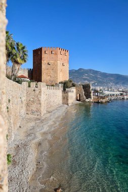Kule kıyısı Kadim taş kalıntılarını harabeye çeviriyor. Yüksek kalite fotoğraf