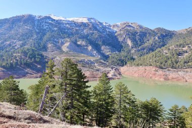 Dağ gölü manzarası. Yüksek kalite fotoğraf