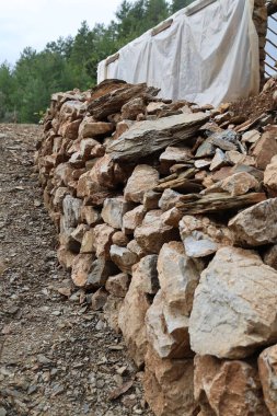 Taş duvar inşaatı. Yüksek kalite fotoğraf
