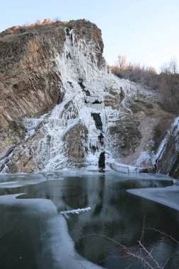 Donmuş kayalık uçurum. Yüksek kalite fotoğraf