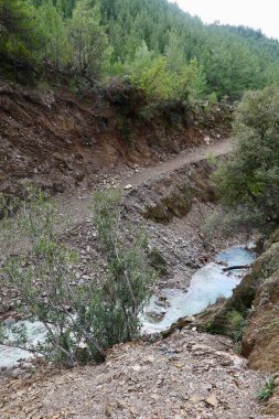 Dağ nehri hidrojen sülfür. Yüksek kalite fotoğraf