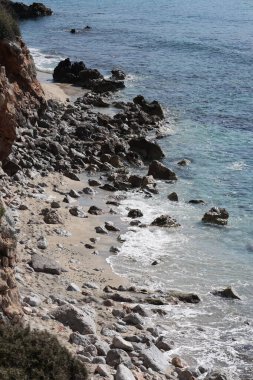 Kayalık temiz su. Yüksek kalite fotoğraf