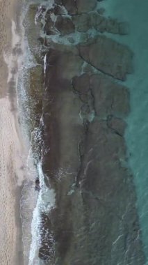 Plaj dalgaları harika. Yüksek kalite 4k görüntü