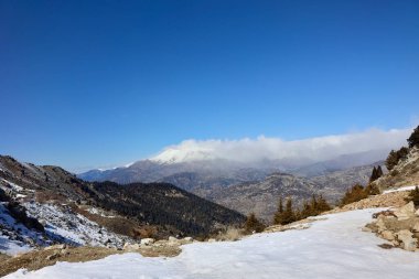 Karlı dağ manzarası. Yüksek kalite fotoğraf