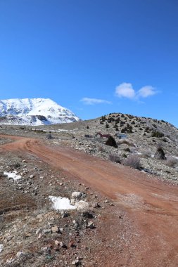 Karlı dağ manzarası. Yüksek kalite fotoğraf
