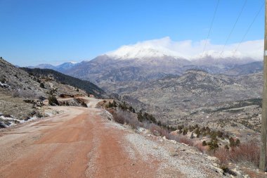 Karlı dağ manzarası. Yüksek kalite fotoğraf