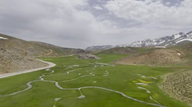 Nehir dar kanyon. Yüksek kalite 4k görüntü