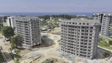 Bitmemiş beton bina. Yüksek bina. İnşaat alanı inşaatı. Yüksek kalite 4k görüntü