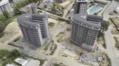 Bitmemiş beton bina. Yüksek bina. İnşaat alanı inşaatı. Yüksek kalite 4k görüntü