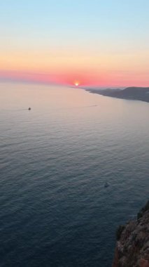 Günbatımı okyanus plajı. Yüksek kalite