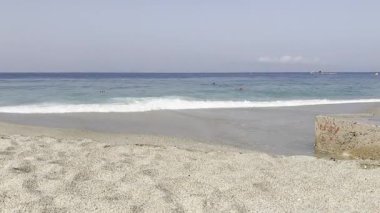 Sahil dalgaları gökyüzü. Yüksek kalite fotoğraf