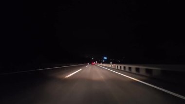 Gece yola çıkıyoruz. Yüksek kalite 4k görüntü