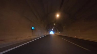 Yol tünelleri aydınlanıyor. Yüksek kaliteli FullHD görüntüler