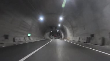 Yol tünelleri aydınlanıyor. Yüksek kaliteli FullHD görüntüler