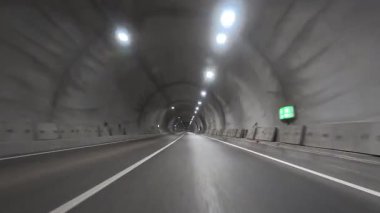 Yol tünelleri aydınlanıyor. Yüksek kaliteli FullHD görüntüler