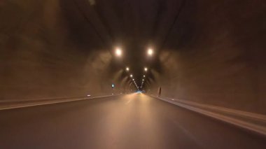 Yol tünelleri aydınlanıyor. Yüksek kaliteli FullHD görüntüler