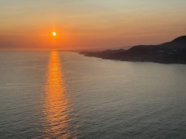 Günbatımı okyanus plajı. Yüksek kalite