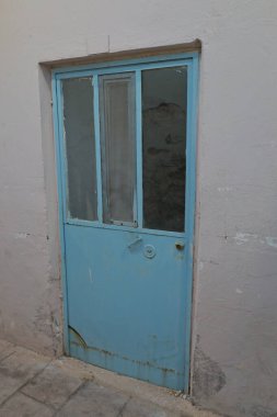 Eski sıra dışı kapı. Yüksek kalite fotoğraf