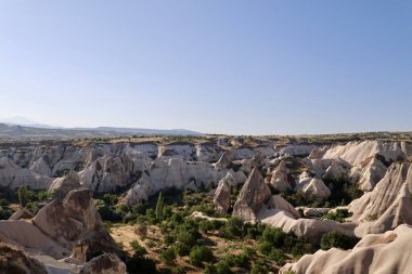 Rocky manzara manzarası. Tarihi eşsiz antik açık hava müzesi kalıntıları. Rocky peyzaj yolu. Yüksek kalite 4K görüntü.