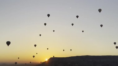 Balonlar gökyüzü manzarası. Sıcak hava balonları. Yüksek kalite 4k görüntü