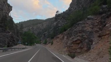 Dağ yolu manzarası. Yüksek kalite 4k görüntü