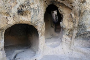 Antik kaya mezarı. Antik kaya mağarası. Tarihi bina. Yüksek kalite fotoğraf