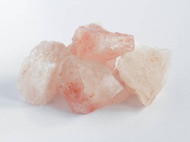 Himalaya pembe tuzu parçaları