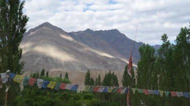 Explore the breathtaking mountains and roads of Ladakh, India