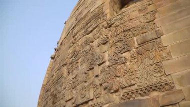 Budistler için bir hac yeri olan Sarnath 'ın Kutsal Mimarisini keşfedin.