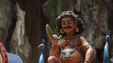 Kuala Lumpur 'daki görkemli Batu Mağaralarını ve Hindu mirasını keşfedin.