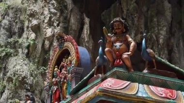Kuala Lumpur, Malezya 'daki görkemli Batu Mağaraları Hindu tapınağını keşfedin.